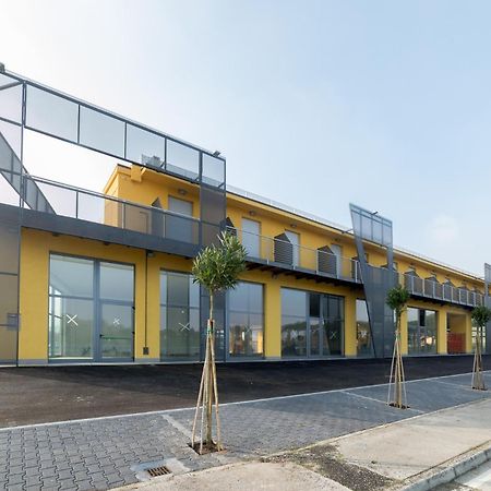 Aspio Residence Камерано Экстерьер фото
